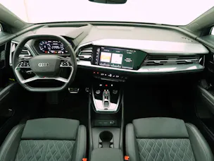 AUDI Q4 e-tron 55 S line quattro