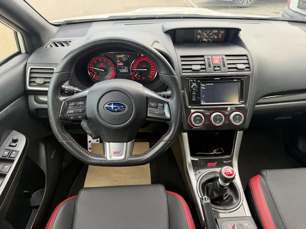 Subaru WRX STI 2.5 T Luxury