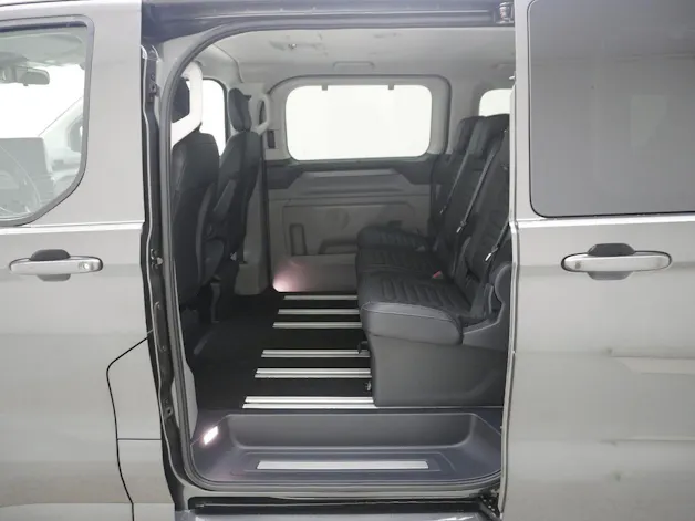 FORD Tourneo Custom L2 2.5 Plug-in-Hybrid Titanium X