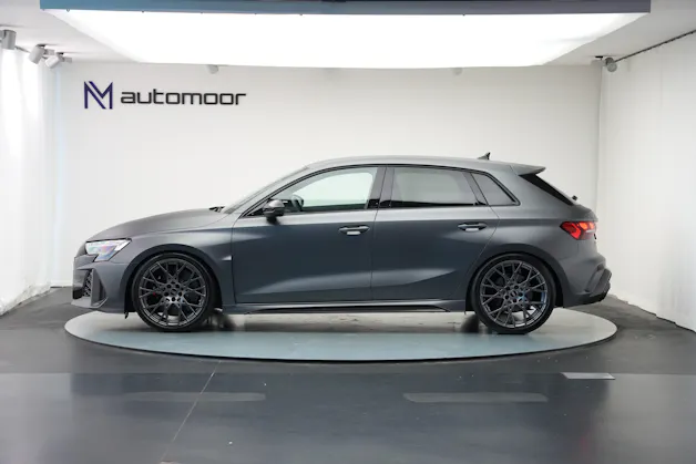 AUDI RS3 Sportback 2.5 TSI quattro S-tronic *Daytonagrau Polarmatt* *KW Gewindefahrwerk* *Carbon*