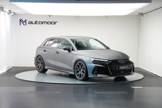 AUDI RS3 Sportback 2.5 TSI quattro S-tronic *Daytonagrau Polarmatt* *KW Gewindefahrwerk* *Carbon*