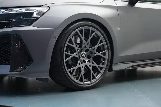 AUDI RS3 Sportback 2.5 TSI quattro S-tronic *Daytonagrau Polarmatt* *KW Gewindefahrwerk* *Carbon*