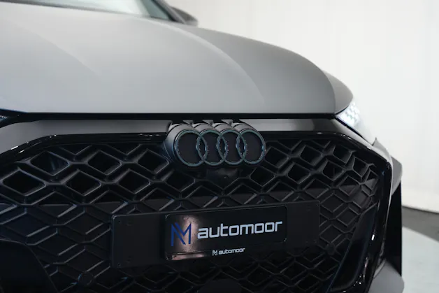 AUDI RS3 Sportback 2.5 TSI quattro S-tronic *Daytonagrau Polarmatt* *KW Gewindefahrwerk* *Carbon*