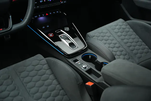 AUDI RS3 Sportback 2.5 TSI quattro S-tronic *Daytonagrau Polarmatt* *KW Gewindefahrwerk* *Carbon*