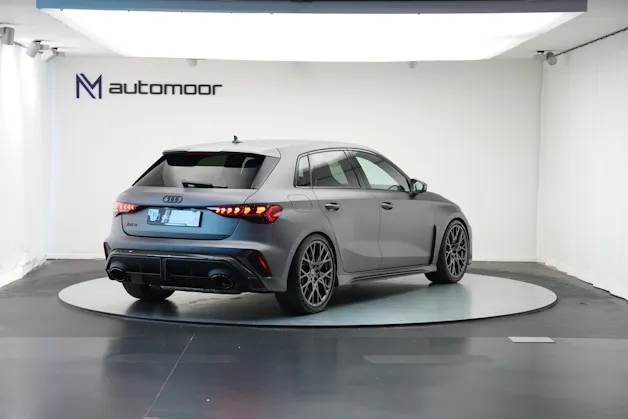AUDI RS3 Sportback 2.5 TSI quattro S-tronic *Daytonagrau Polarmatt* *KW Gewindefahrwerk* *Carbon*