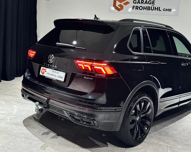 VW Tiguan 2.0TSI R-Line 4Motion DSG | Black Edition | AHK |