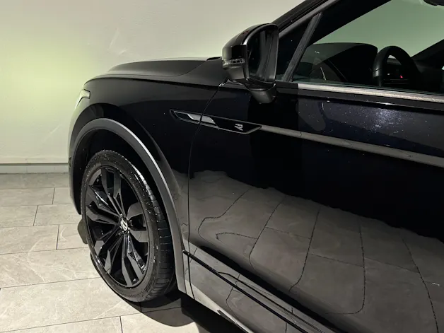VW Tiguan 2.0TSI R-Line 4Motion DSG | Black Edition | AHK |