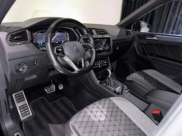VW Tiguan 2.0TSI R-Line 4Motion DSG | Black Edition | AHK |