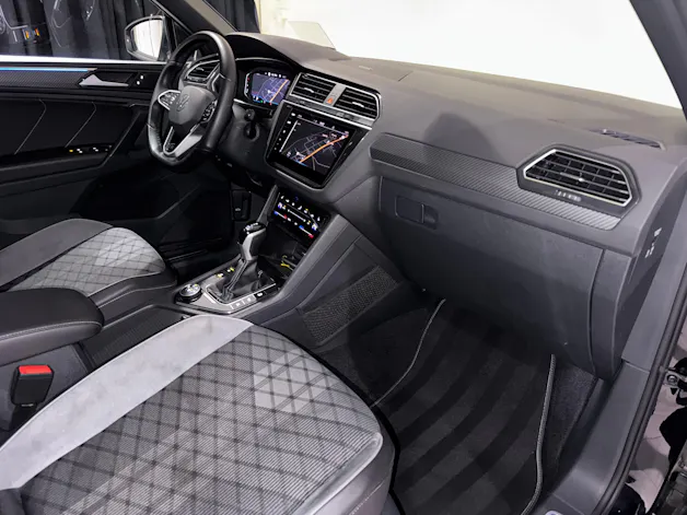 VW Tiguan 2.0TSI R-Line 4Motion DSG | Black Edition | AHK |