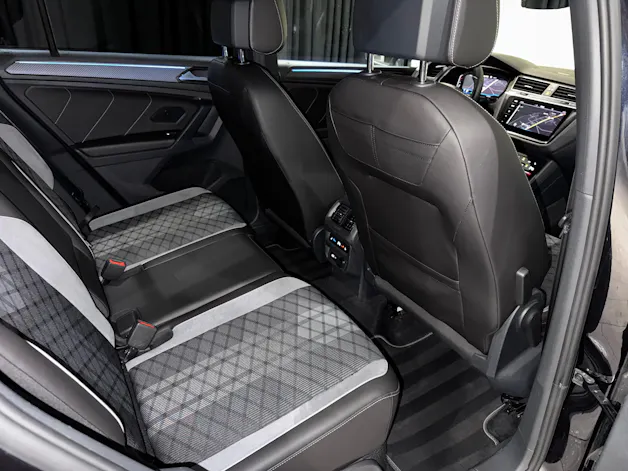 VW Tiguan 2.0TSI R-Line 4Motion DSG | Black Edition | AHK |