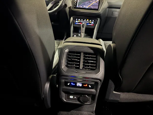 VW Tiguan 2.0TSI R-Line 4Motion DSG | Black Edition | AHK |