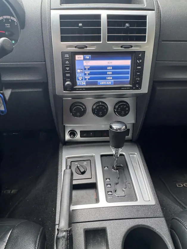 DODGE NITRO