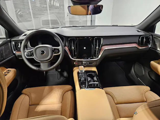 VOLVO V60 2.0 T6 TE Ultra Dark eAWD