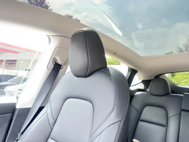 Tesla Model Y Performance D Anhängerkupplung SOH 95.5%