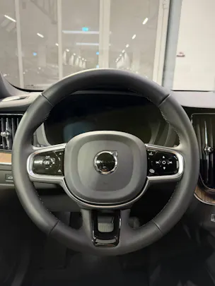 VOLVO XC60 2.0 T8 TE Ultra Dark eAWD