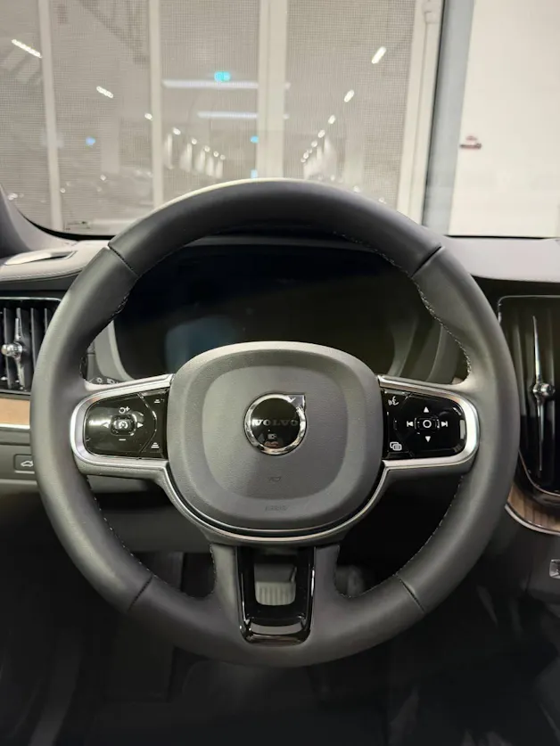 VOLVO XC60 2.0 T8 TE Ultra Dark eAWD