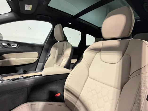 VOLVO XC60 2.0 T8 TE Ultra Dark eAWD