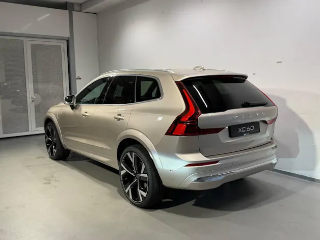VOLVO XC60 2.0 T8 TE Ultra Dark eAWD