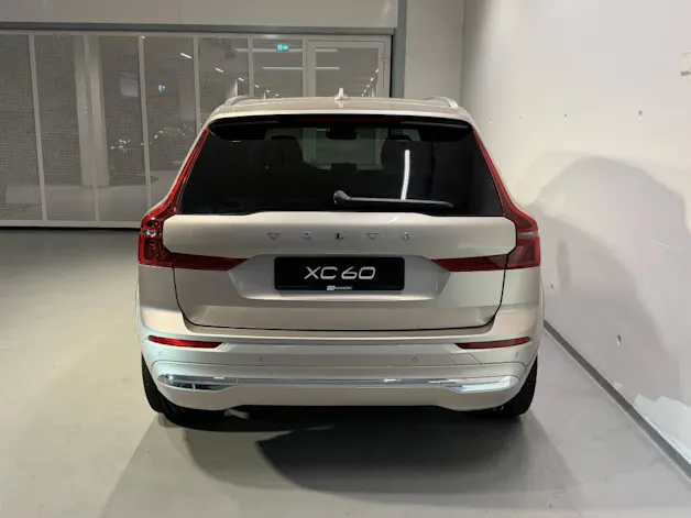 VOLVO XC60 2.0 T8 TE Ultra Dark eAWD