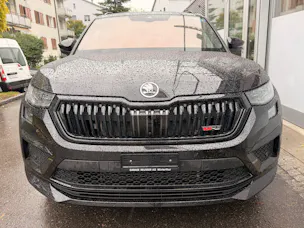 SKODA Kodiaq RS 4x4 *** 7-SITZER, ANHÄNGEKUPPLUNG & PANORAMAGLASDACH ***