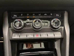SKODA Kodiaq RS 4x4 *** 7-SITZER, ANHÄNGEKUPPLUNG & PANORAMAGLASDACH ***