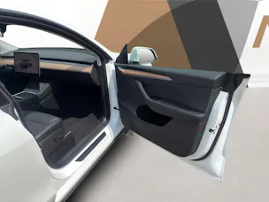 Tesla Model Y Performance D SOH 95.1% Anhängerkupplung