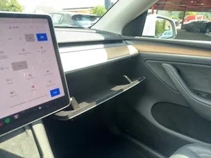 Tesla Model Y Performance D SOH 95.1% Anhängerkupplung