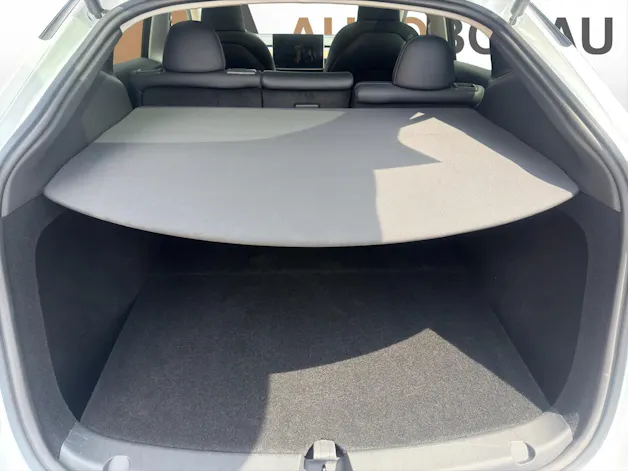 Tesla Model Y Performance D SOH 95.1% Anhängerkupplung