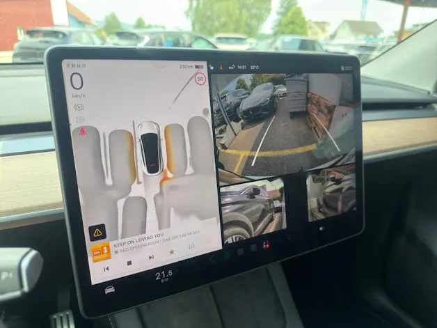 Tesla Model Y Performance D SOH 95.1% Anhängerkupplung