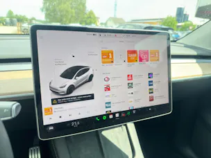 Tesla Model Y Performance D SOH 95.1% Anhängerkupplung