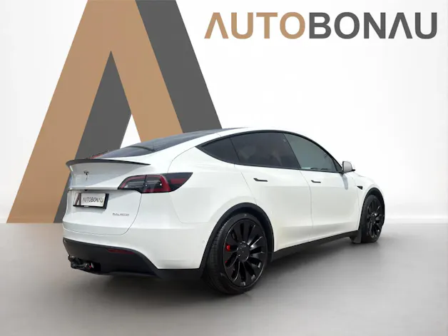 Tesla Model Y Performance D SOH 95.1% Anhängerkupplung
