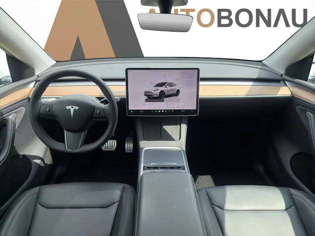 Tesla Model Y Performance D SOH 95.1% Anhängerkupplung