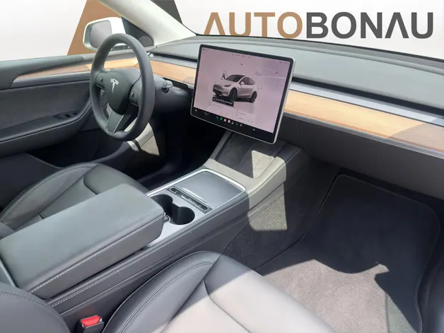 Tesla Model Y Performance D SOH 95.1% Anhängerkupplung
