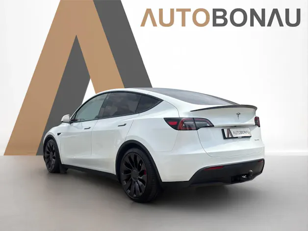 Tesla Model Y Performance D SOH 95.1% Anhängerkupplung