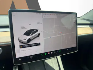 Tesla Model Y Performance D SOH 95.1% Anhängerkupplung