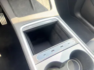 Tesla Model Y Performance D SOH 95.1% Anhängerkupplung