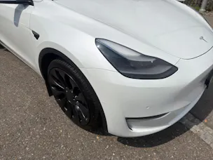 Tesla Model Y Performance D SOH 95.1% Anhängerkupplung