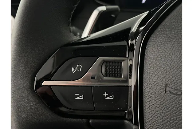 PEUGEOT 208 1.2 Hybrid Allure