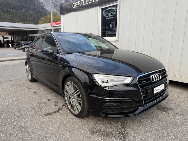 AUDI A3 Sportback 2.0 TDI Ambition S-tronic mit S-Line