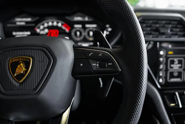 Lamborghini Urus E-Gear Occasion 239 900.– CHF | Carmarket