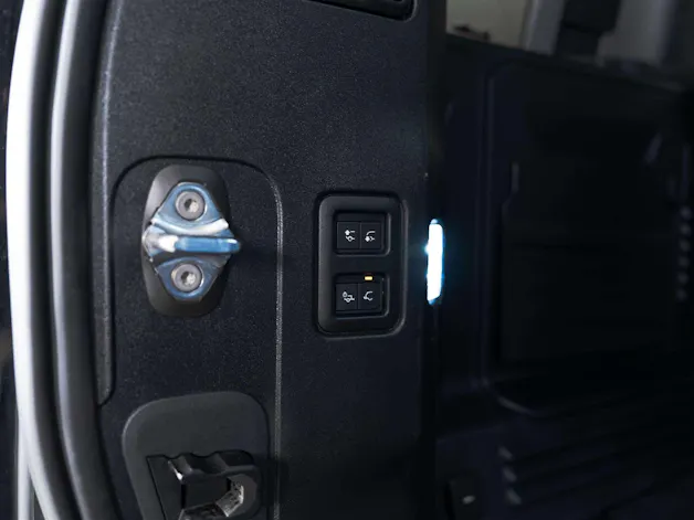 Land Rover Defender 110 P425 5.0 V8 X-Dynamic HSE AT8 *URBAN*
