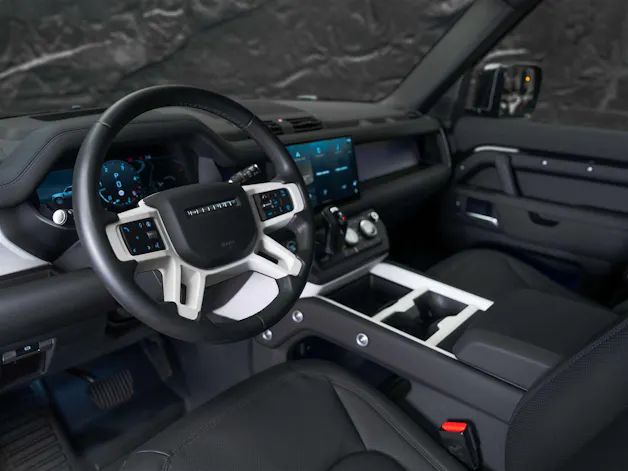 Land Rover Defender 110 P425 5.0 V8 X-Dynamic HSE AT8 *URBAN*