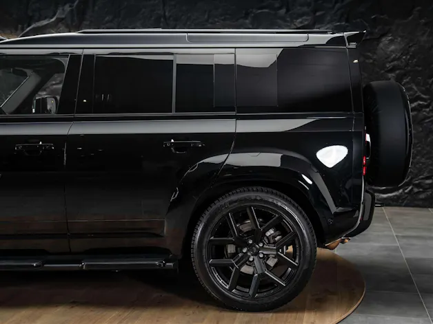 Land Rover Defender 110 P425 5.0 V8 X-Dynamic HSE AT8 *URBAN*