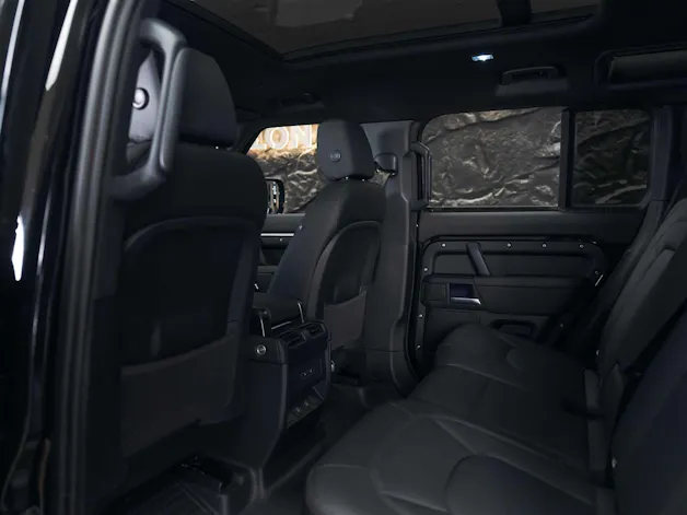 Land Rover Defender 110 P425 5.0 V8 X-Dynamic HSE AT8 *URBAN*