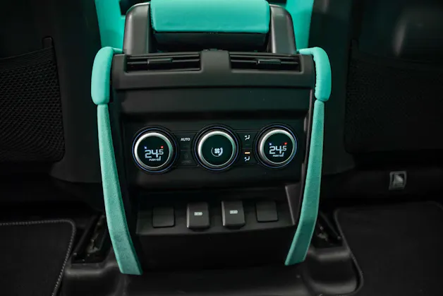 Land Rover Defender 110 P425 5.0 V8 X-Dynamic HSE AT8 *URBAN* Tiffany Interieur*