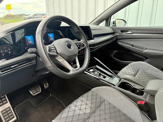 VW Golf 1.5 eTSI mHEV ACT R-Line DSG