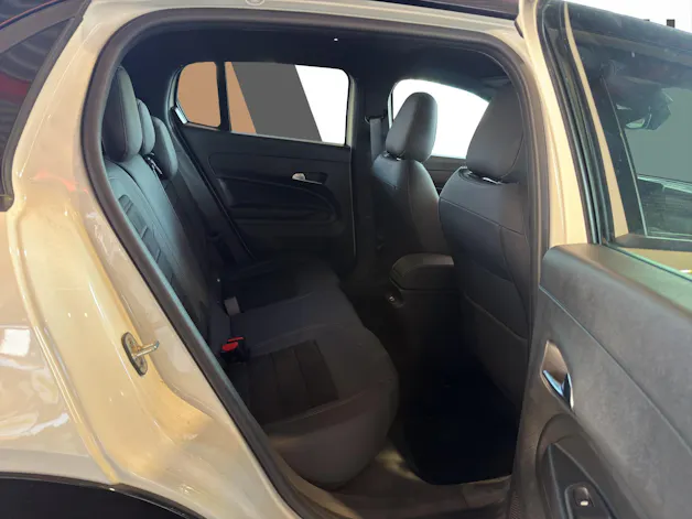 FIAT 600 1.2 Hybrid 145 Sport