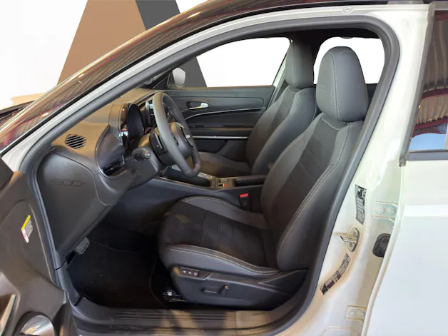 FIAT 600 1.2 Hybrid 145 Sport