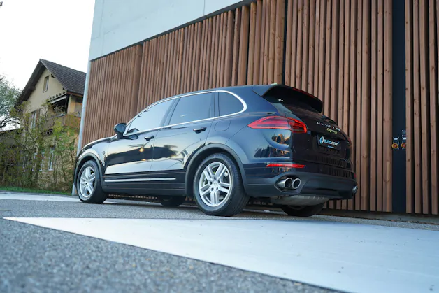 PORSCHE CAYENNE S E-HYBRID l 416 PS