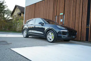 PORSCHE CAYENNE S E-HYBRID l 416 PS